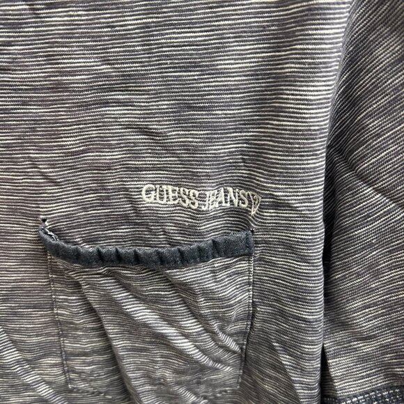 Guess V-Neck - Picture 2 of 3
